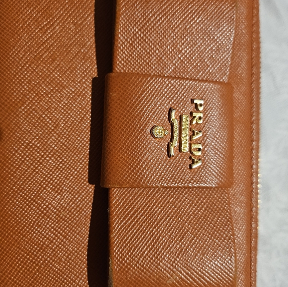 SET OF 2! Beautiful Prada Bow Wallets GUC Authentic in Pink and Orange - Picture 7 of 15